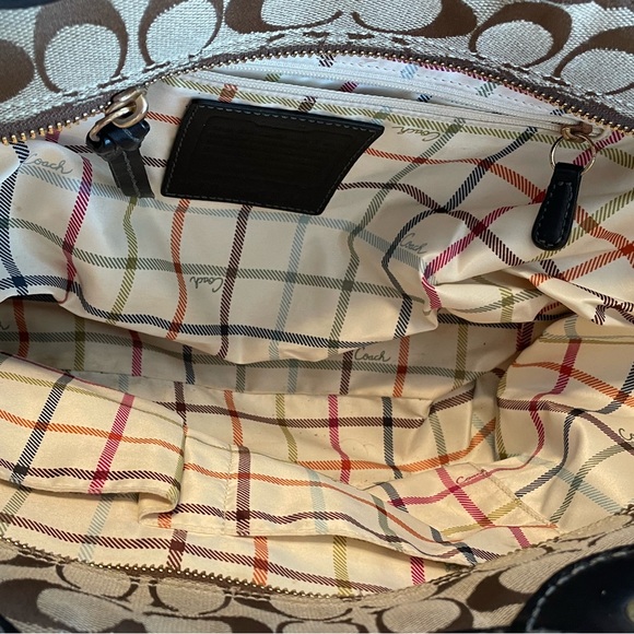 PRICE DROP✨🤩 COACH Bleeker black & tan signature shoulder tote - Picture 3 of 11